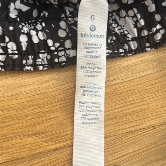 Lululemon black shorts - Picture 4 of 4